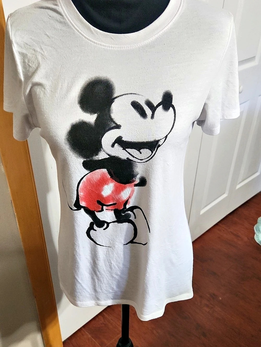 Disney Mickey Mouse Graphic Tee White Medium